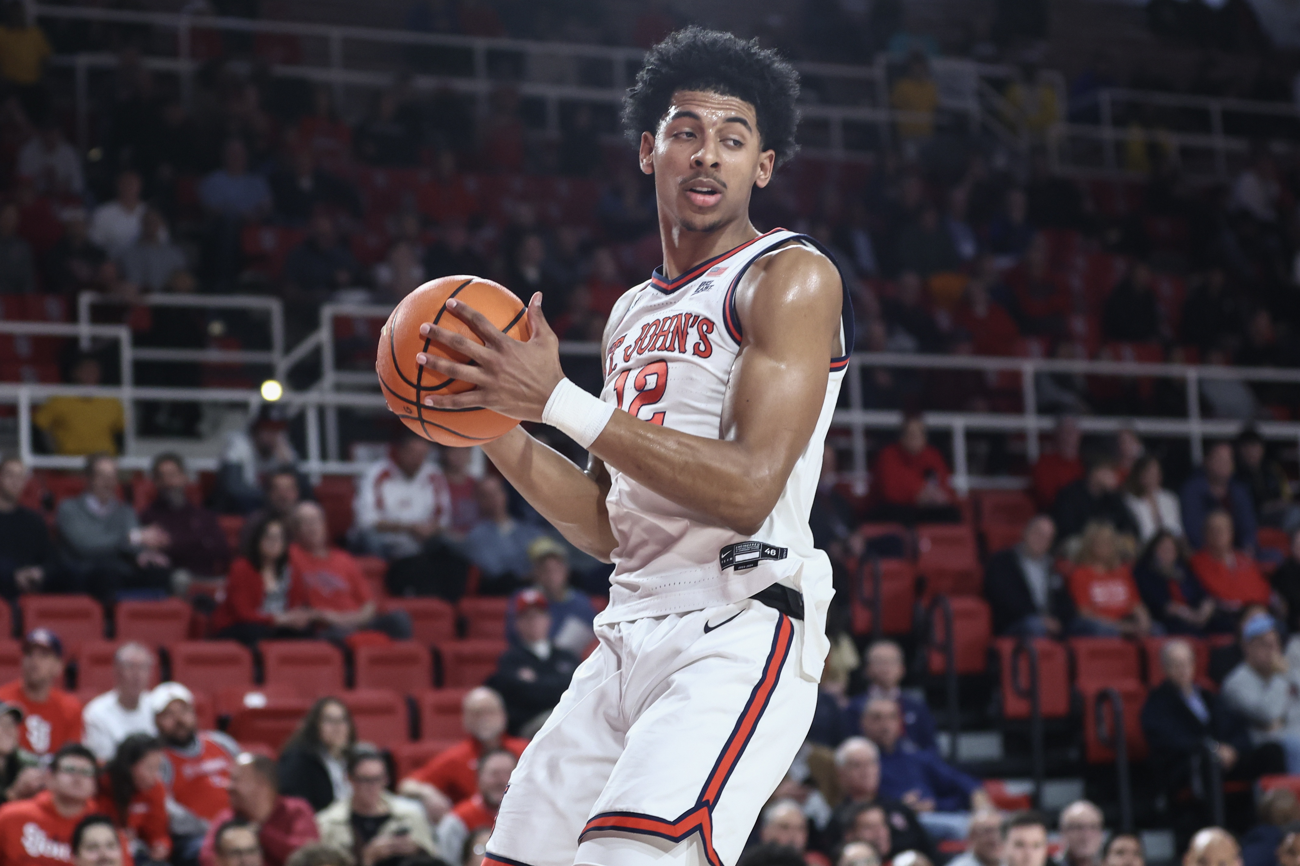 记者：凯尔特人给爵士的两个次轮签分别来自2027年和2031年