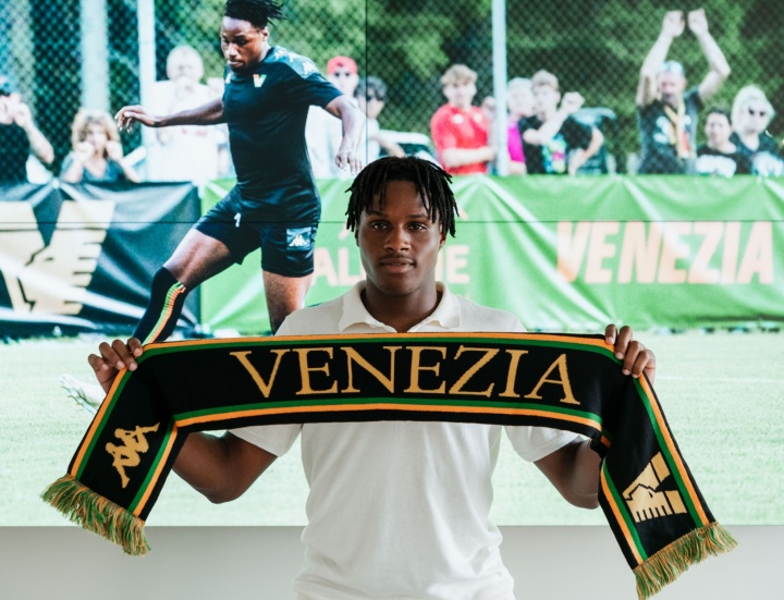 斯基拉：尤文尝试先租后买引进威尼斯前锋奥科罗，买断费200万欧