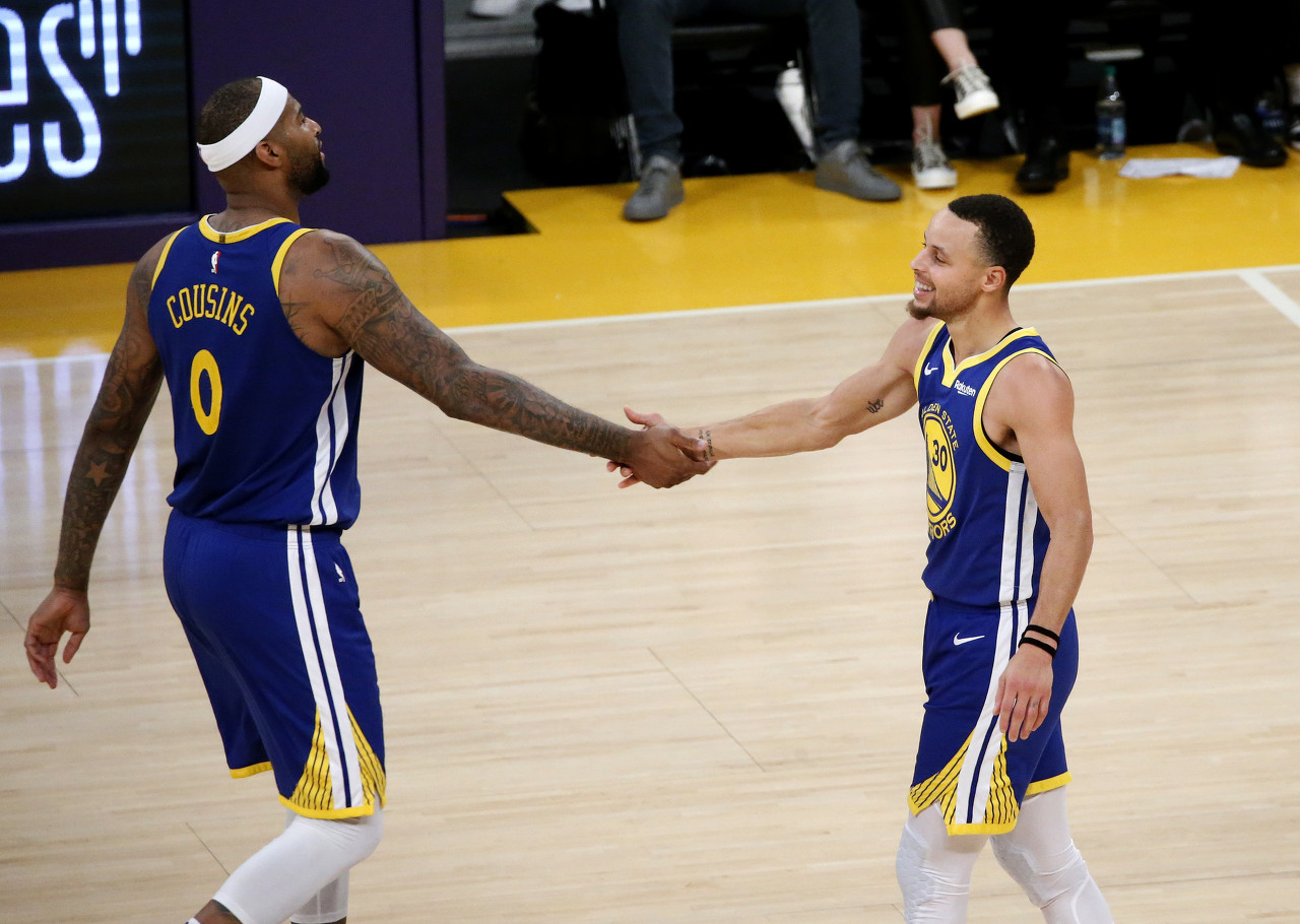 考辛斯：库里找到了改变并主宰比赛的方法 他最好能排进历史前5