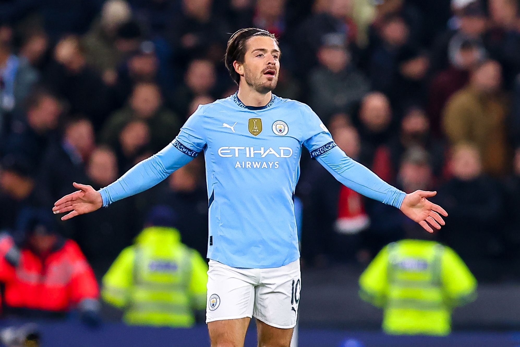 周薪约30万镑！英媒：曼城希望租借格拉利什的俱乐部全额承担薪水