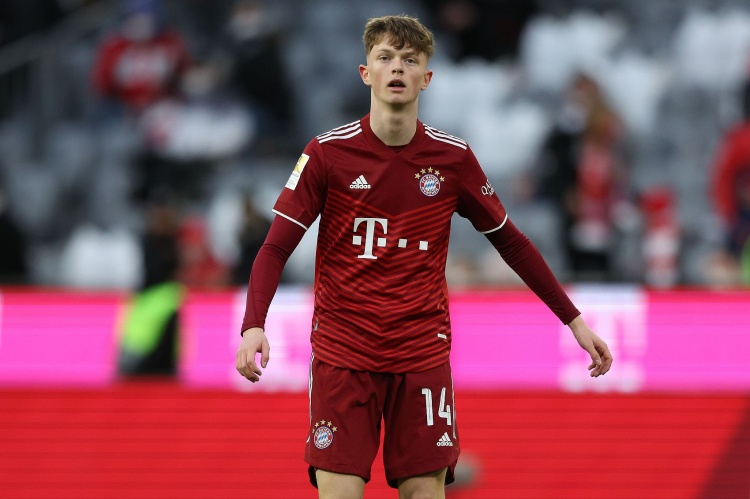 拜仁官方：万纳尔左脚踝韧带轻微损伤，将暂时缺阵