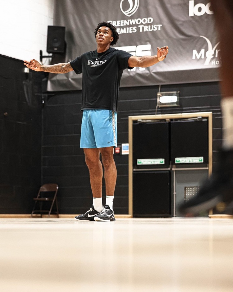 美媒：绿军和中锋阿马里-威廉姆斯签双向 裁掉迈尔斯-诺里斯