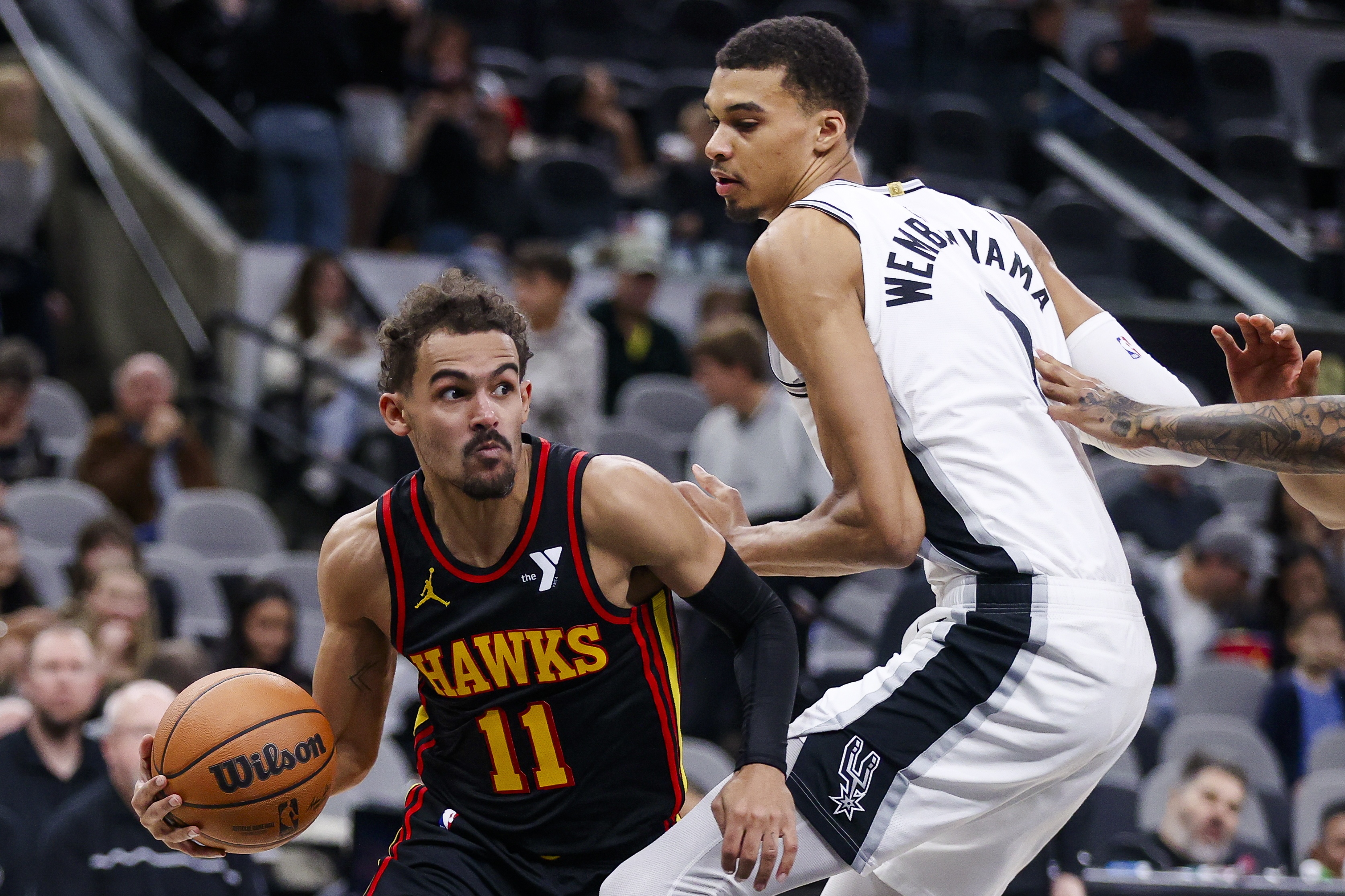 Fischer：特雷-杨曾一度有望联手文班 但福克斯合同比他先到期