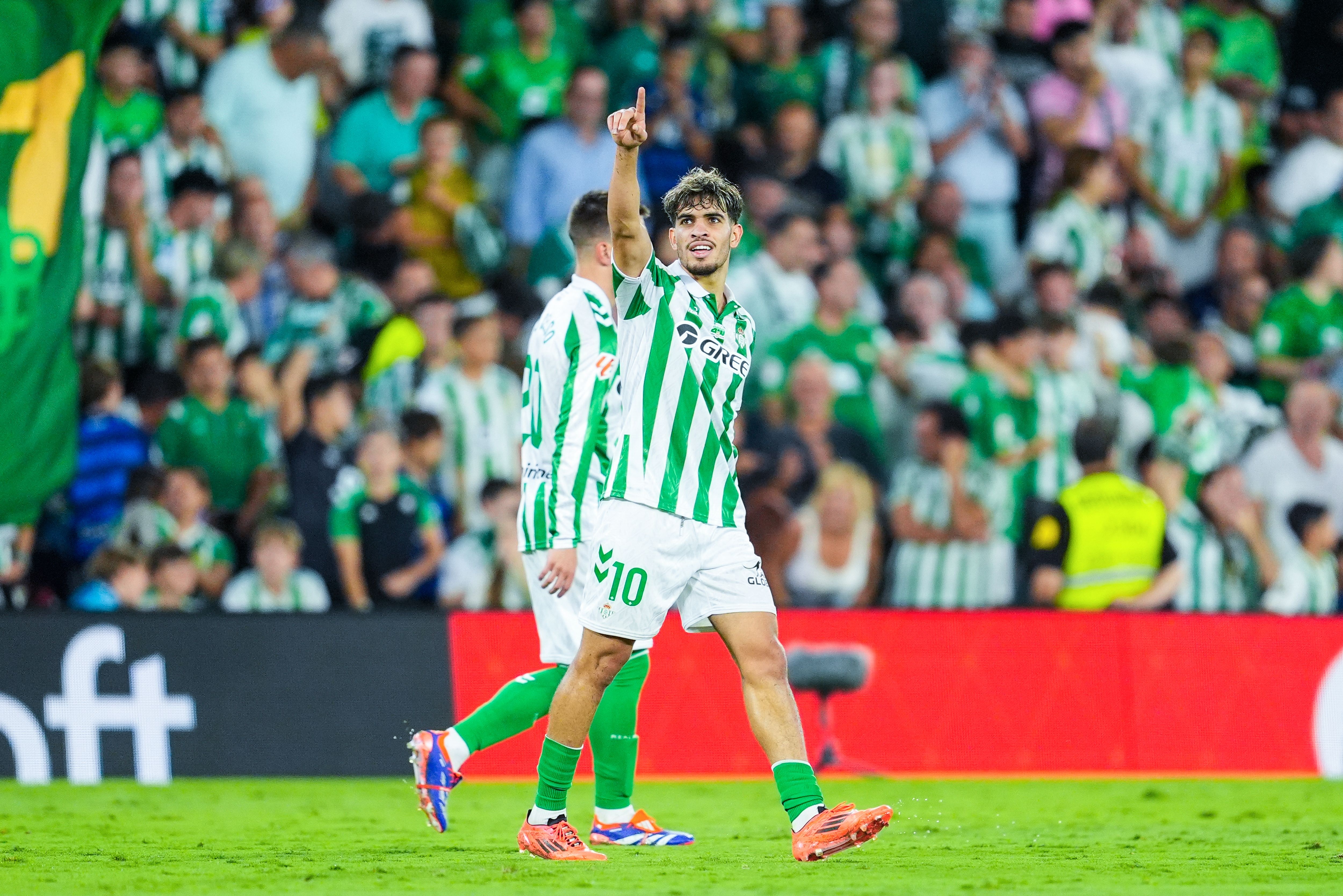 迪马济奥：罗马重新关注贝蒂斯边锋阿布德，正在进行评估