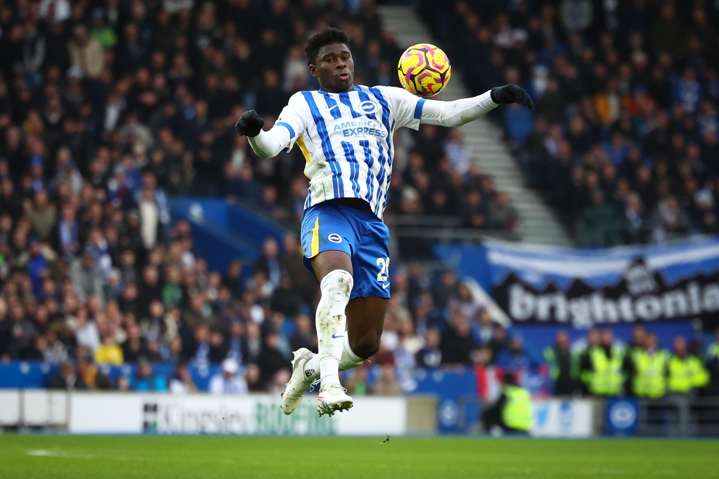 罗马诺：曼联计划未来几天再谈巴莱巴的转会，继续努力引进他