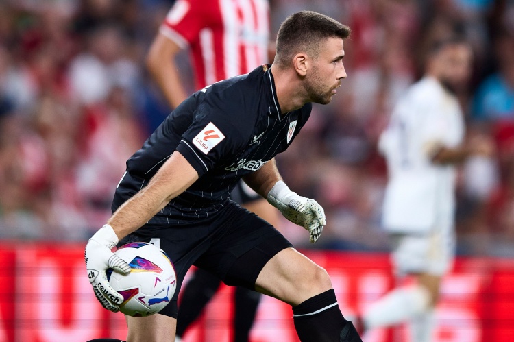 西蒙：海外踢西甲不尊重球迷 尼科续约证明毕巴也能出世界级球员