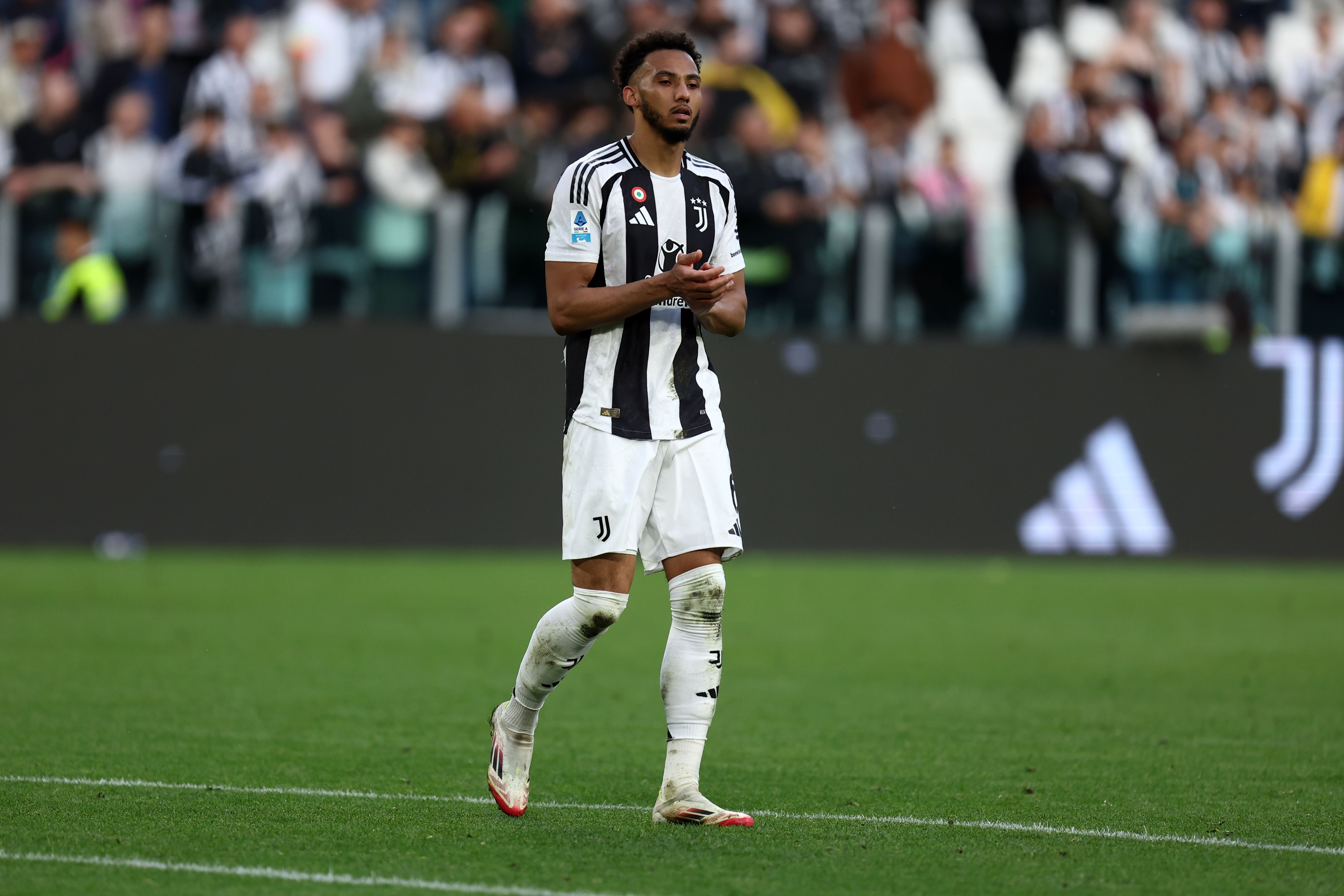 记者：尤文后卫凯利被推荐给桑德兰、水晶宫、狼队等多支英超球队