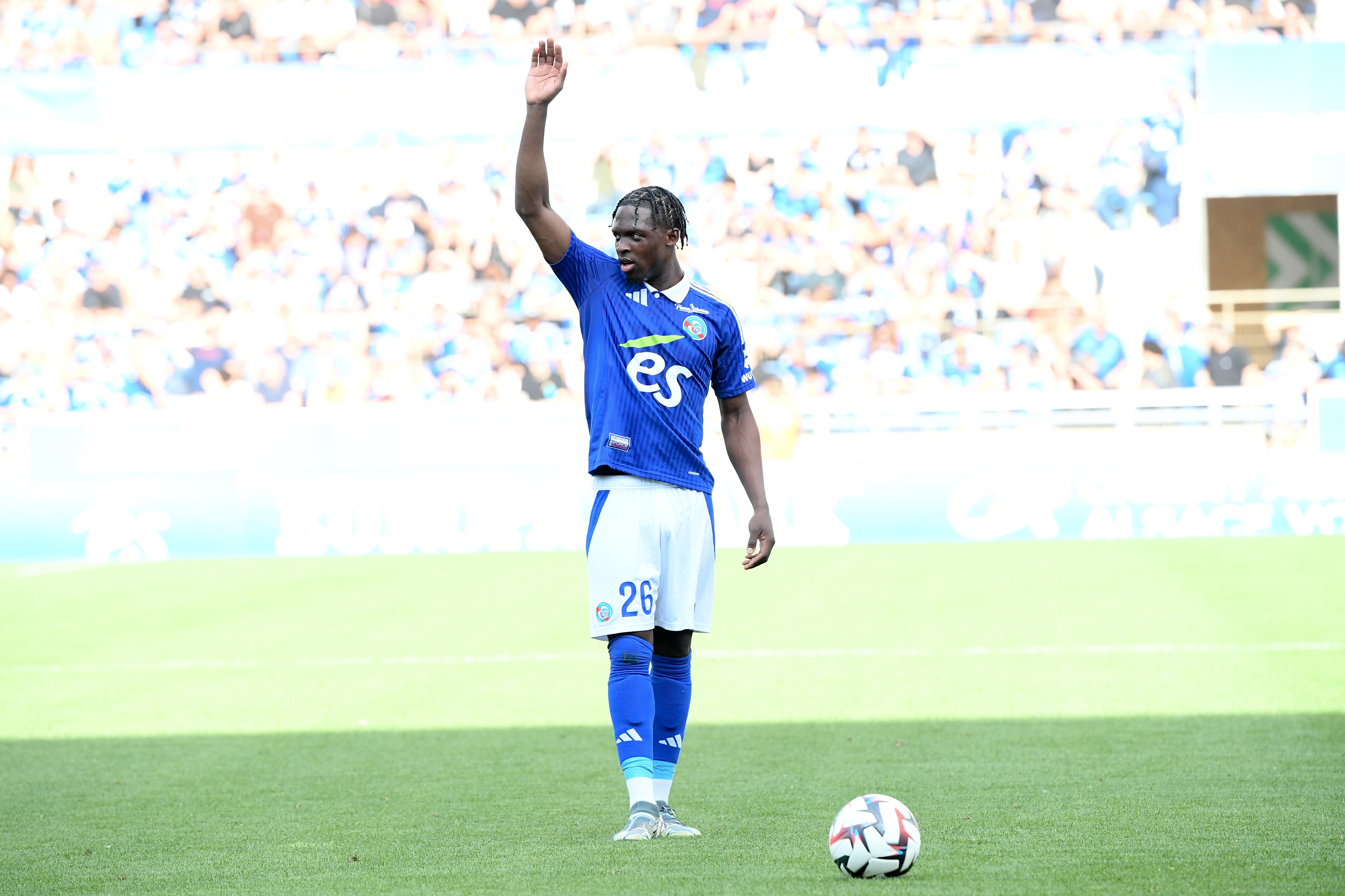 记者：诺丁汉森林接近签下斯特拉斯堡22岁边锋巴卡瓦