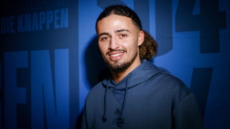 here we go！罗马诺：贝西克塔斯即将签下沙尔克04右后卫布鲁特