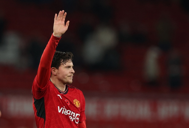 德天空：多特后防遭遇严重伤病危机，考虑引进林德洛夫和维加