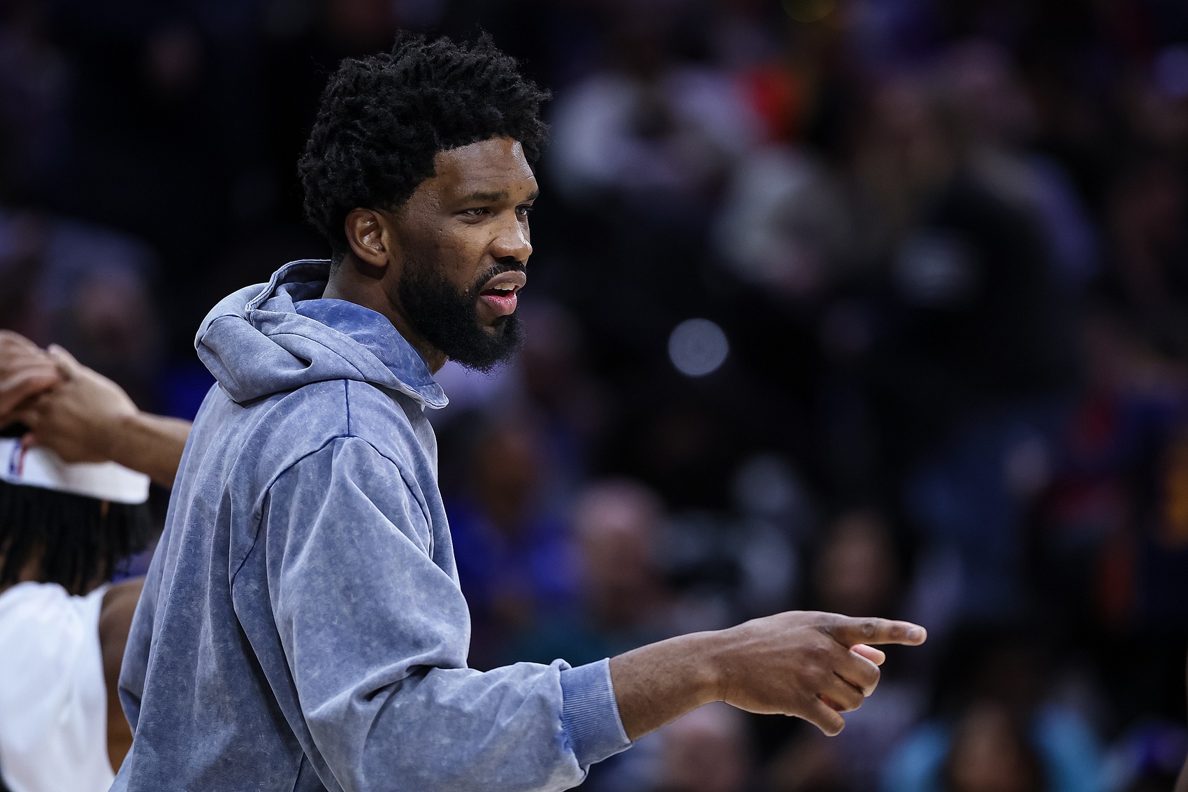 霍里：恩比德是划时代的天赋球员 但进联盟后他总是受伤