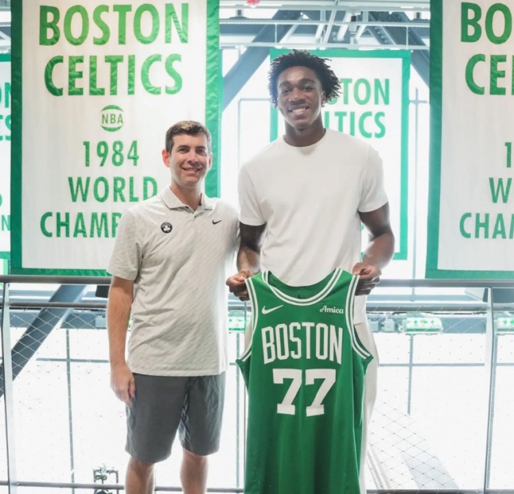 Scotto：凯尔特人和46号秀阿马里-威廉姆斯签下一份双向合同