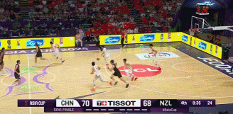 廖三宁直杀篮下送出妙传 余嘉豪篮下轻松得手！