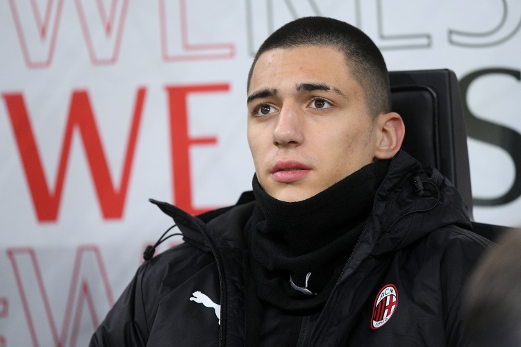 迪马：拉泽蒂奇周日体检后免费加盟阿伯丁，米兰保留50%二转分成