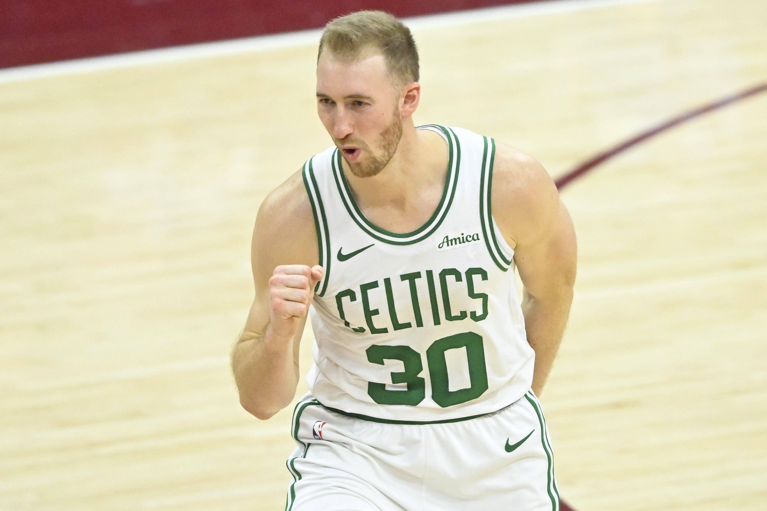 队记谈绿军轮换阵容：豪泽和科塔会是首发 蒂尔曼出场时间将很少