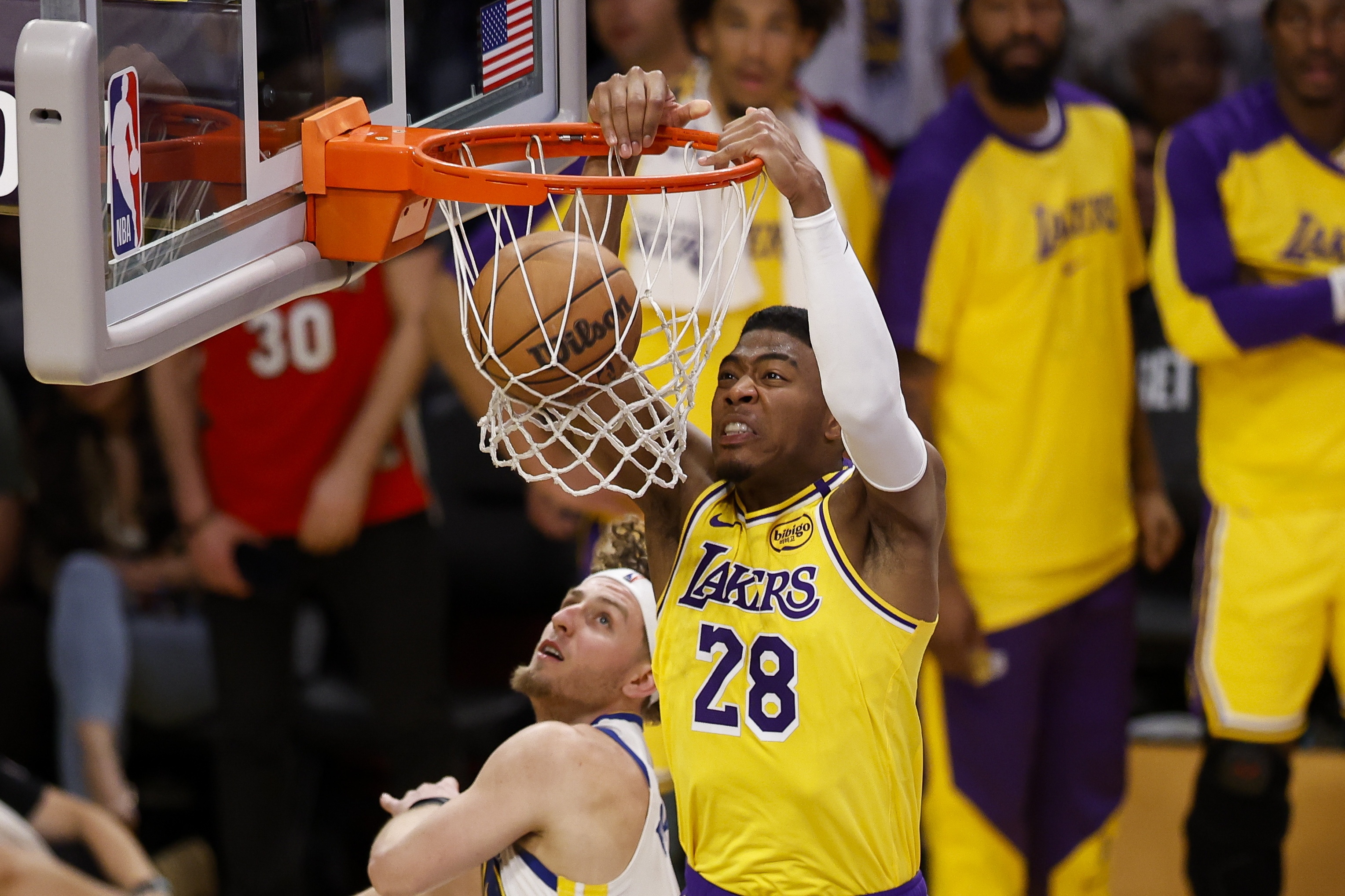 队记：休赛期湖人预计不会与八村提前续约 要结合他下赛季表现