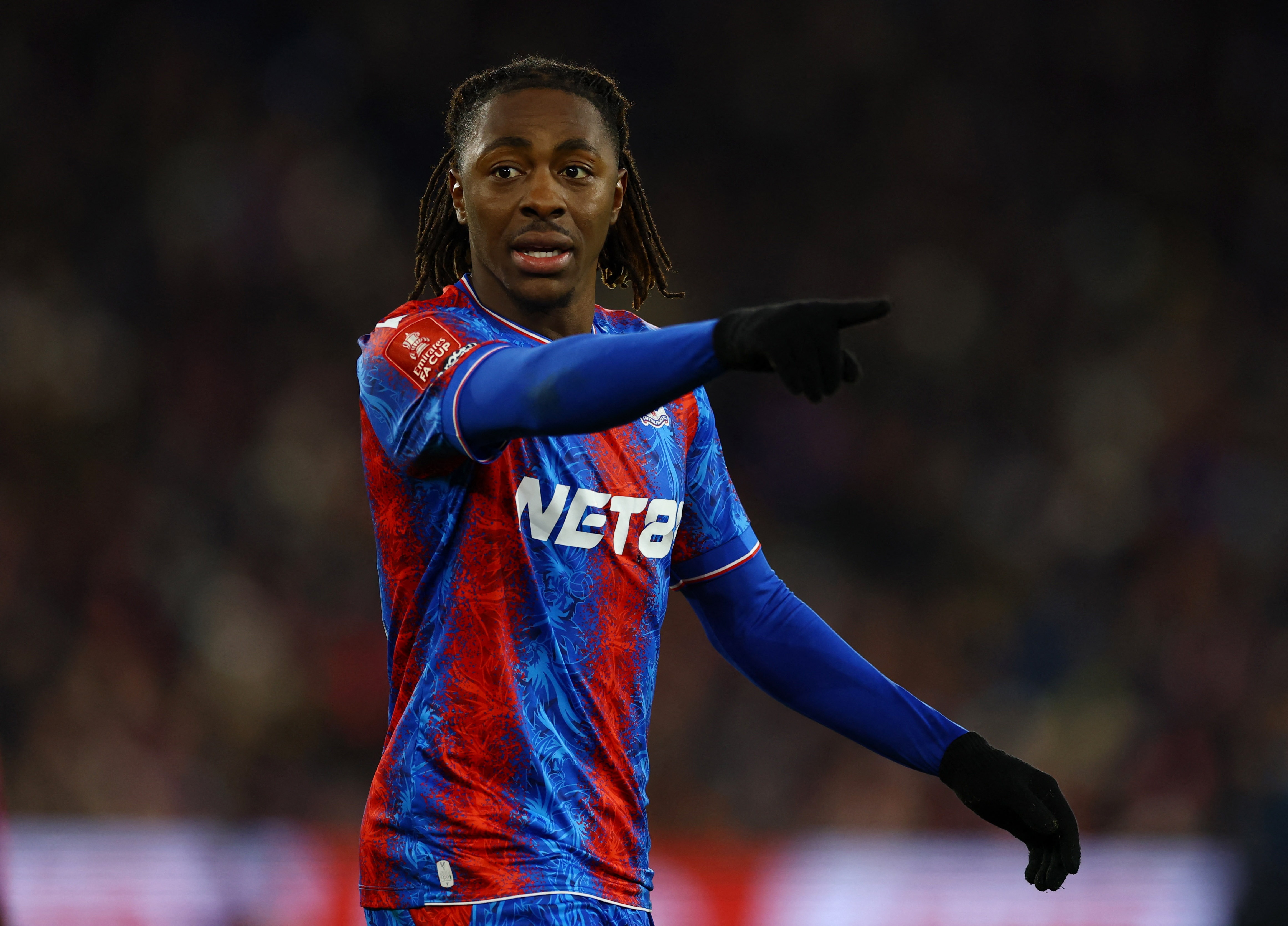 记者：水晶宫原本计划不让埃泽进入名单，但转会热刺进展不如预期