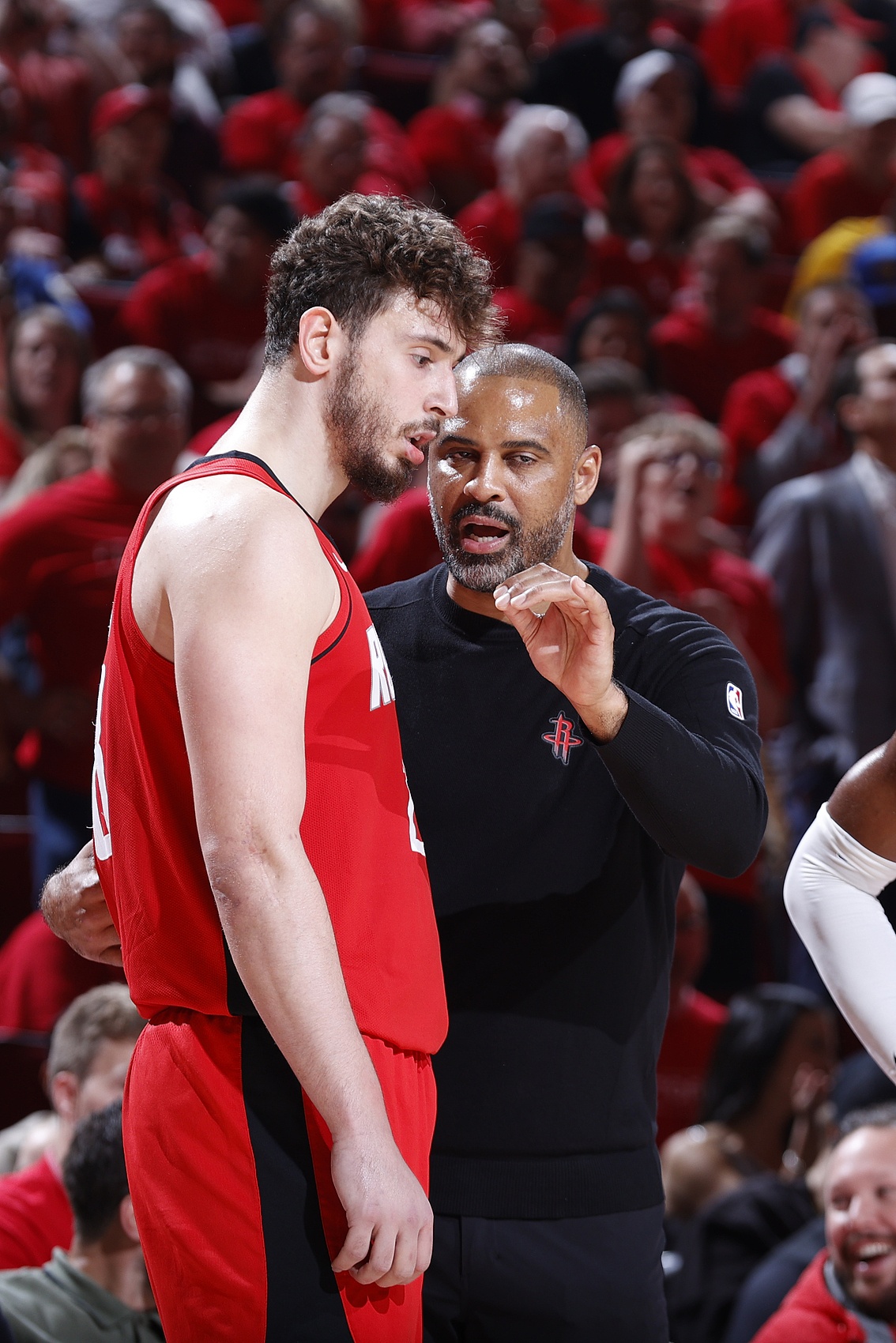 申京：有无数次我差一点拿到三双时 乌度卡就让我下场休息