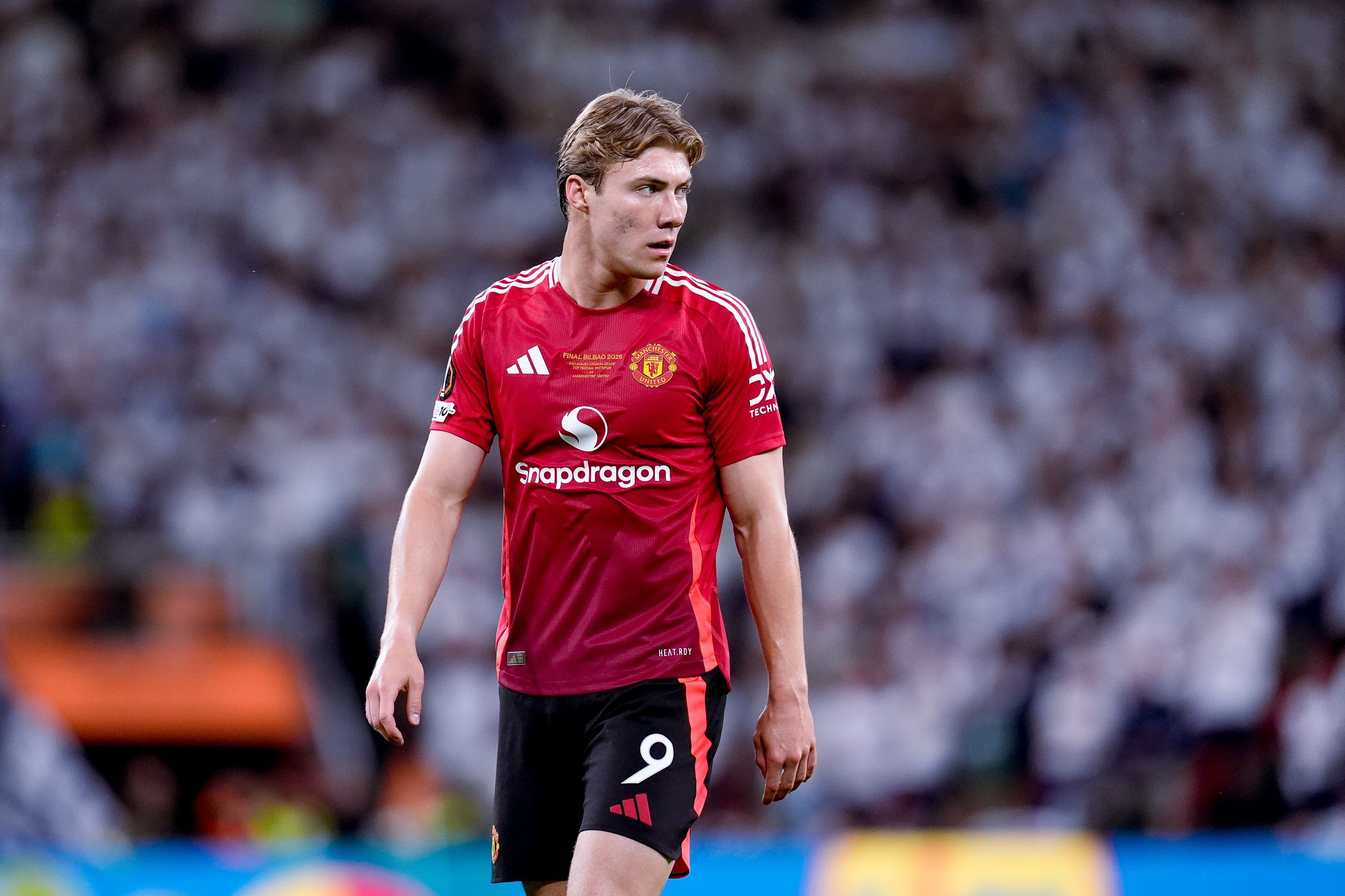 阿莫林：霍伊伦必须为自己位置而战，他与塞斯科的特点类似