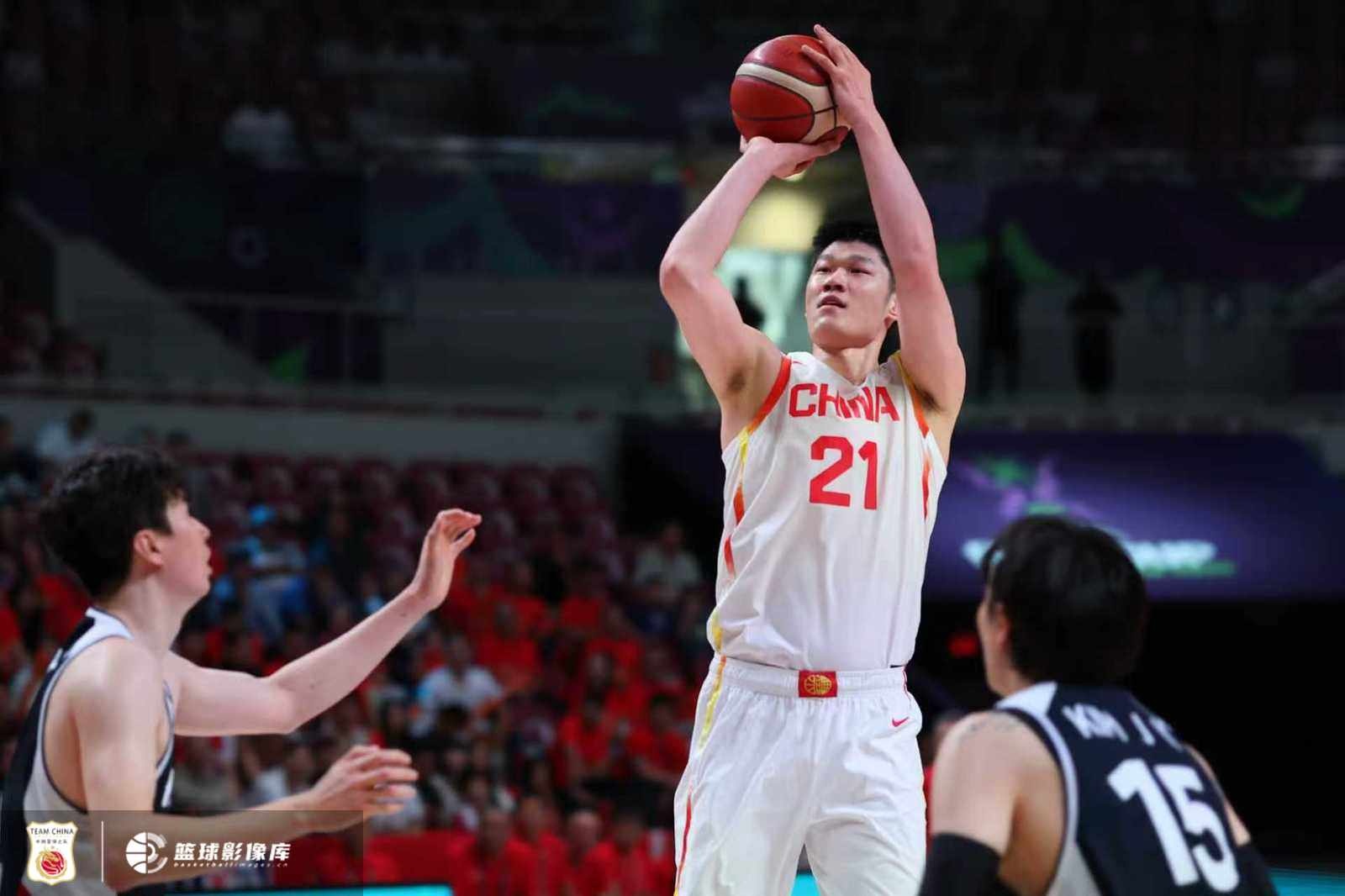 🥹胡金秋哽咽：看完《南京照相馆》感觉该为中国奉献 我爱中国