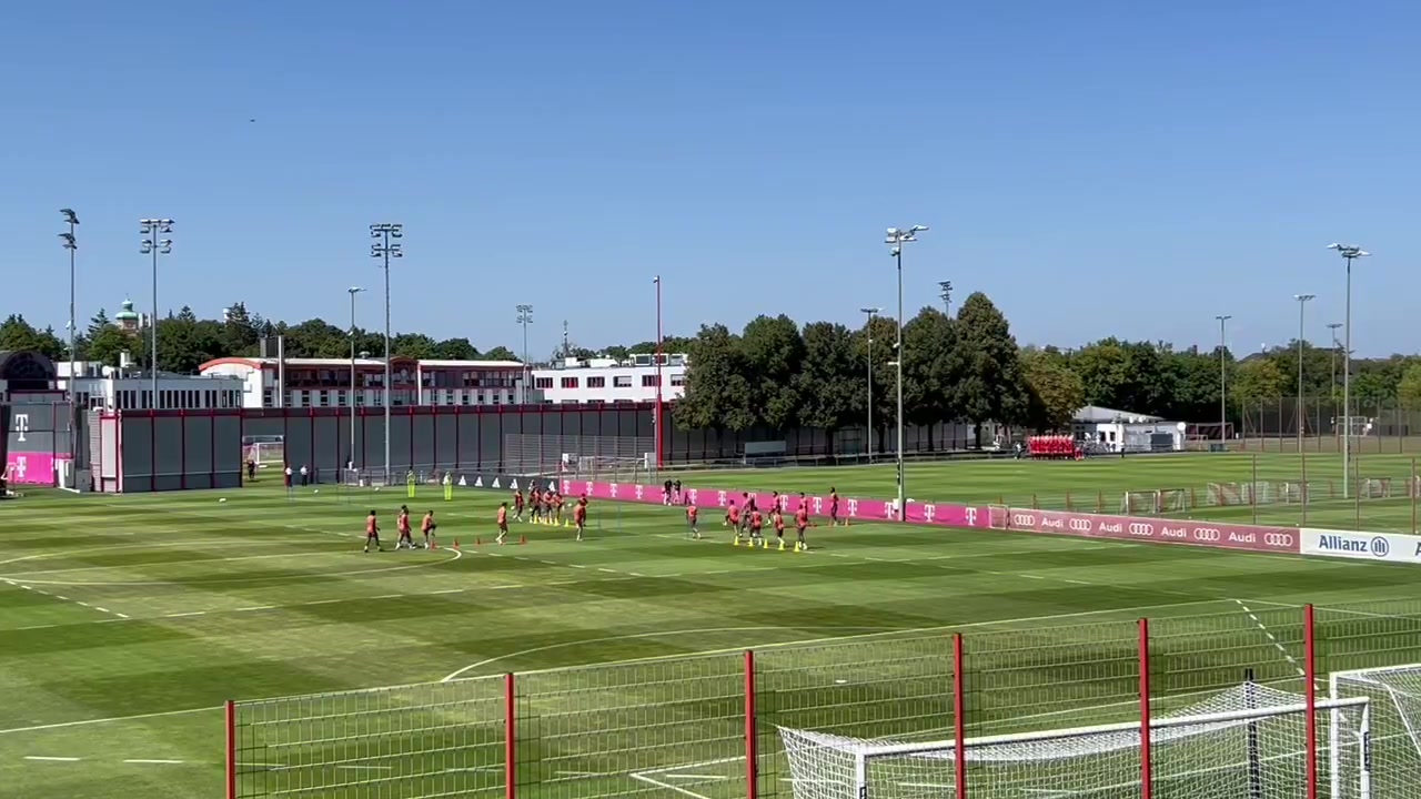 朝着复出迈进！记者：帕夫洛维奇参加拜仁今日热身