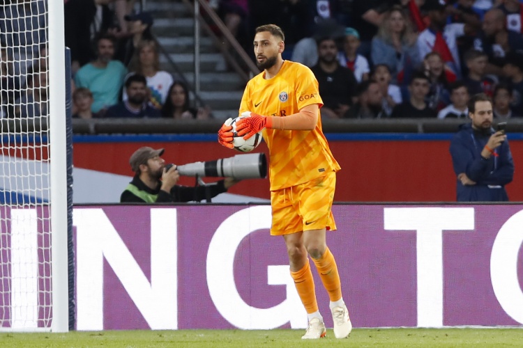 天空：巴黎为多纳鲁马要价4000万-5000万欧，曼联曼城均尚未接触