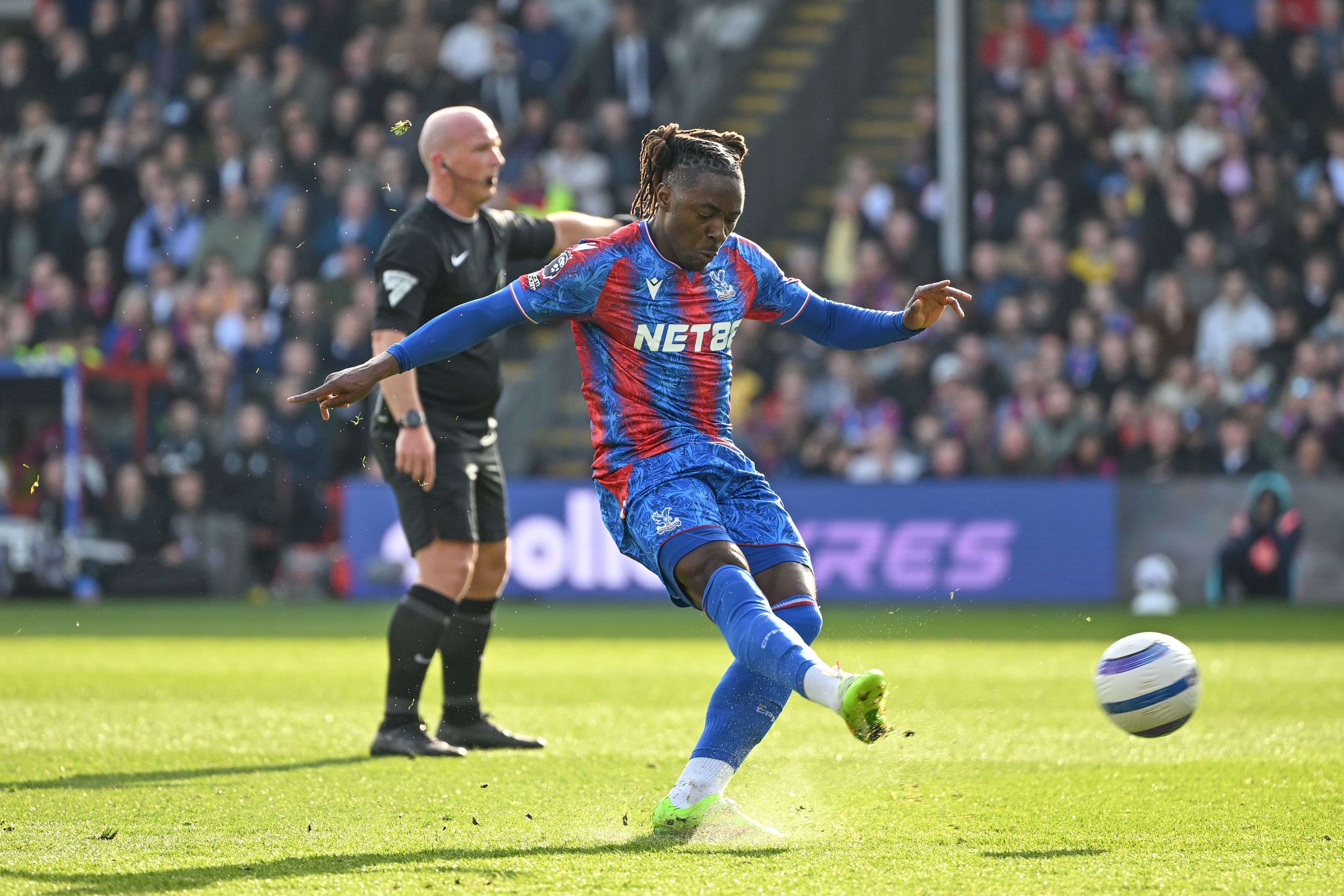 跟队：热刺接近签下埃泽，前者与水晶宫计划进行更多谈判