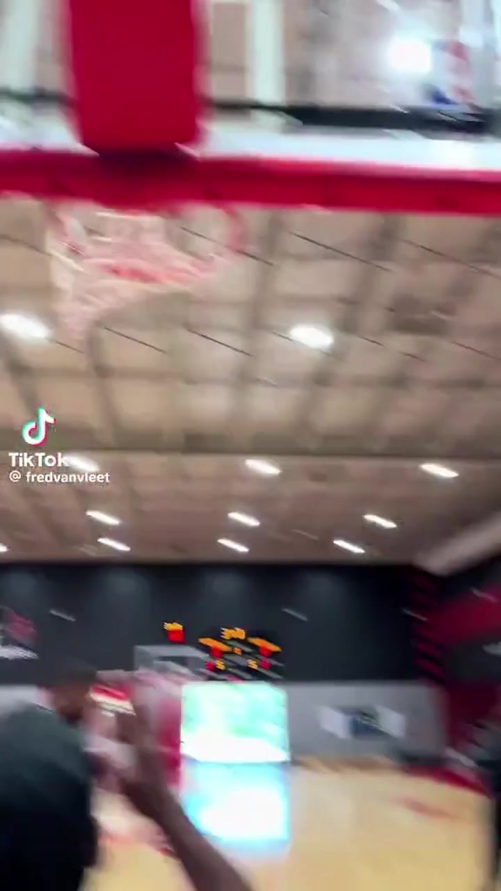 新赛季燥起来！范乔丹+小贾巴里已经开练！底角三分神准啊！