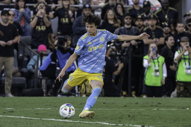 记者：科罗拉多急流即将签下亚伦森，转会费700万+150万美元