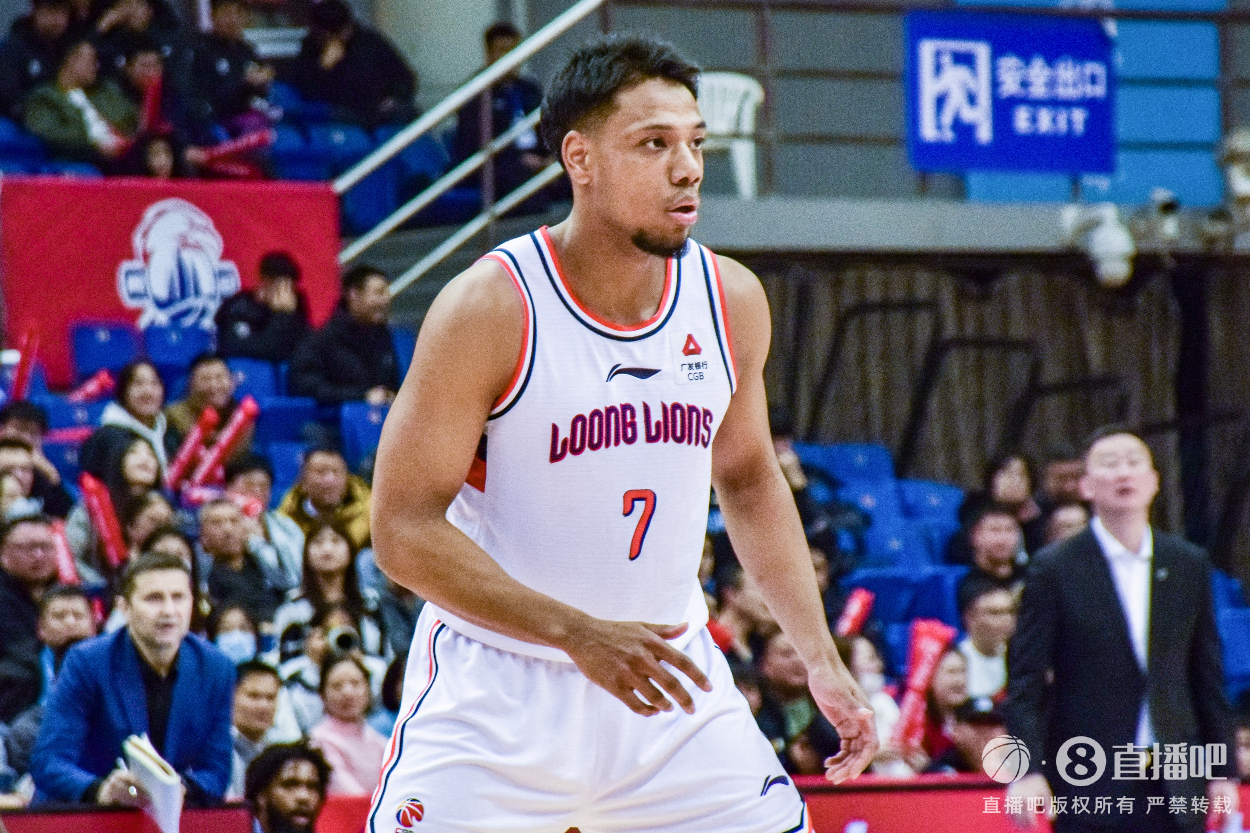 直播吧：同曦与祝铭震签订的是为期一年顶薪合同