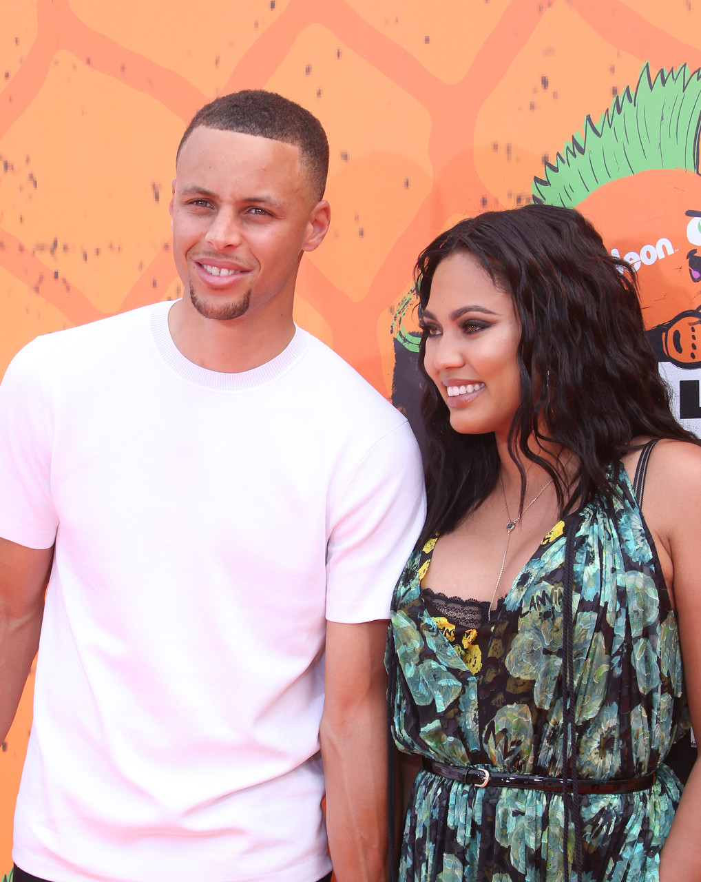 库嫂：我不懂体育&库里在家也几乎不谈 相对于工作我们更重视家庭