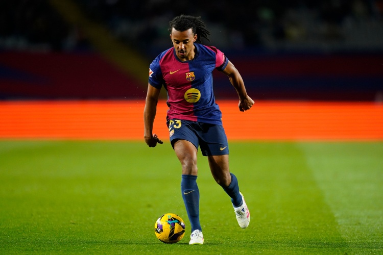 每体：孔德在本周四举行正式续约仪式，巴萨高层和孔德家人出席