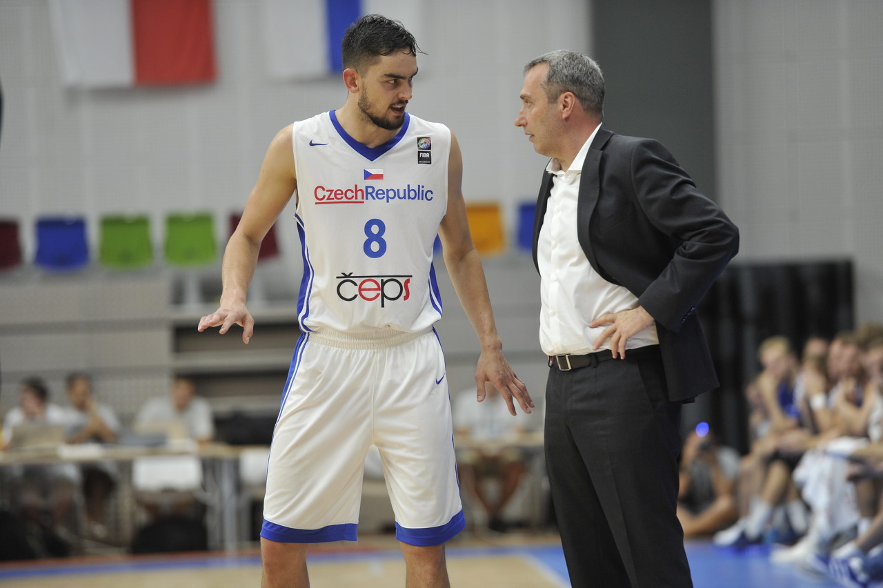 克雷伊奇挑大梁！捷克后卫萨托兰斯基将缺席男篮欧锦赛