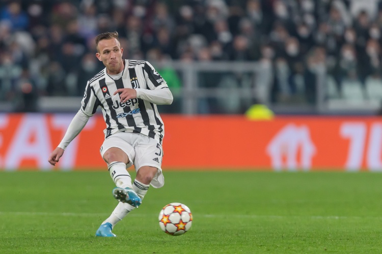 无买断条款！罗马诺：尤文外租阿图尔至格雷米奥达协议