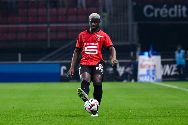 可胜任中卫和左后卫，邮报：伯明翰有意从雷恩签下前巴萨后卫法耶