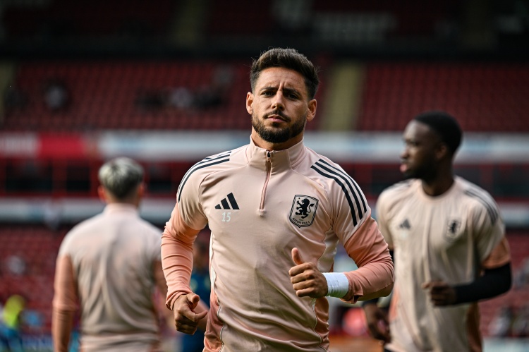 罗马诺：维拉边后卫莫雷诺已通过赫罗纳体检并签约两年