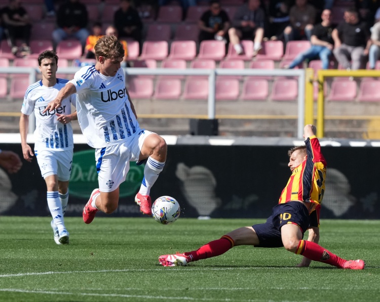 罗马诺：热刺考虑引进帕斯，已经在昨天与中间人进行了沟通