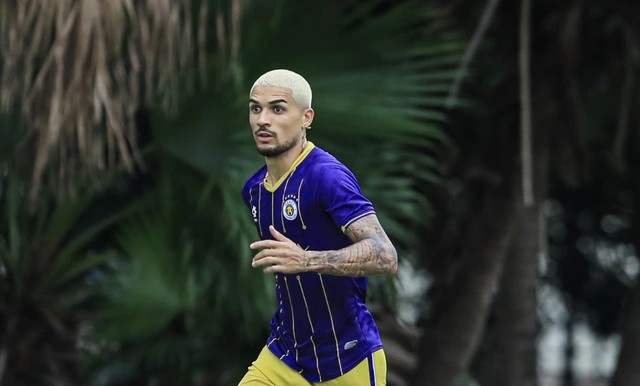 越媒：31岁巴西球员亨德里奥更名杜黄轩，最早明年3月为越南出战