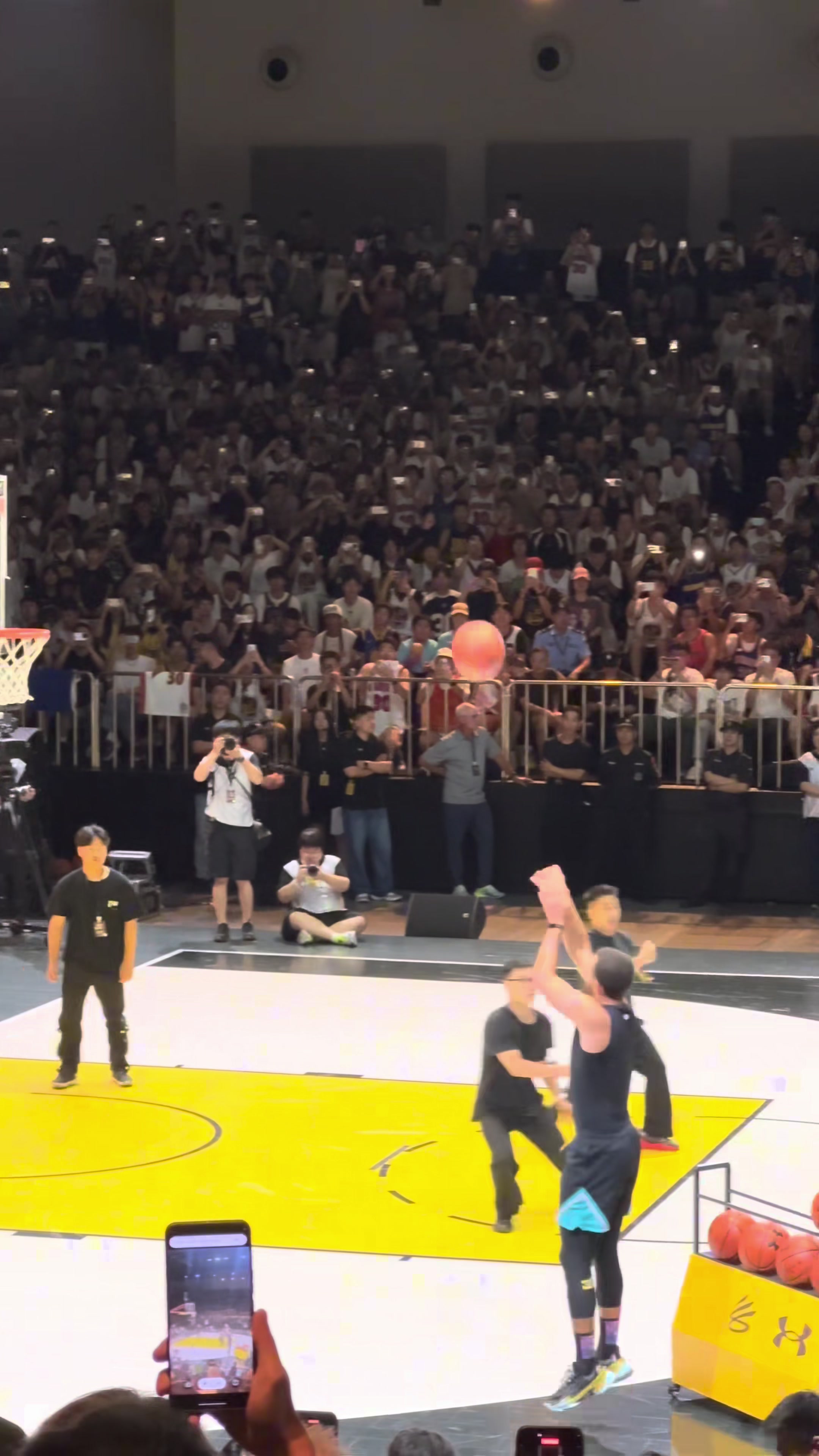 弹道偏左！库里中国行期间投三分 罕见连续四次打铁