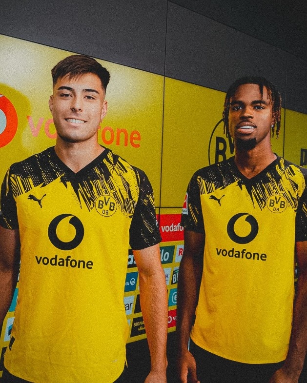 感谢老铁支持！接连签下切尔西两将，多特社媒向蓝军致谢