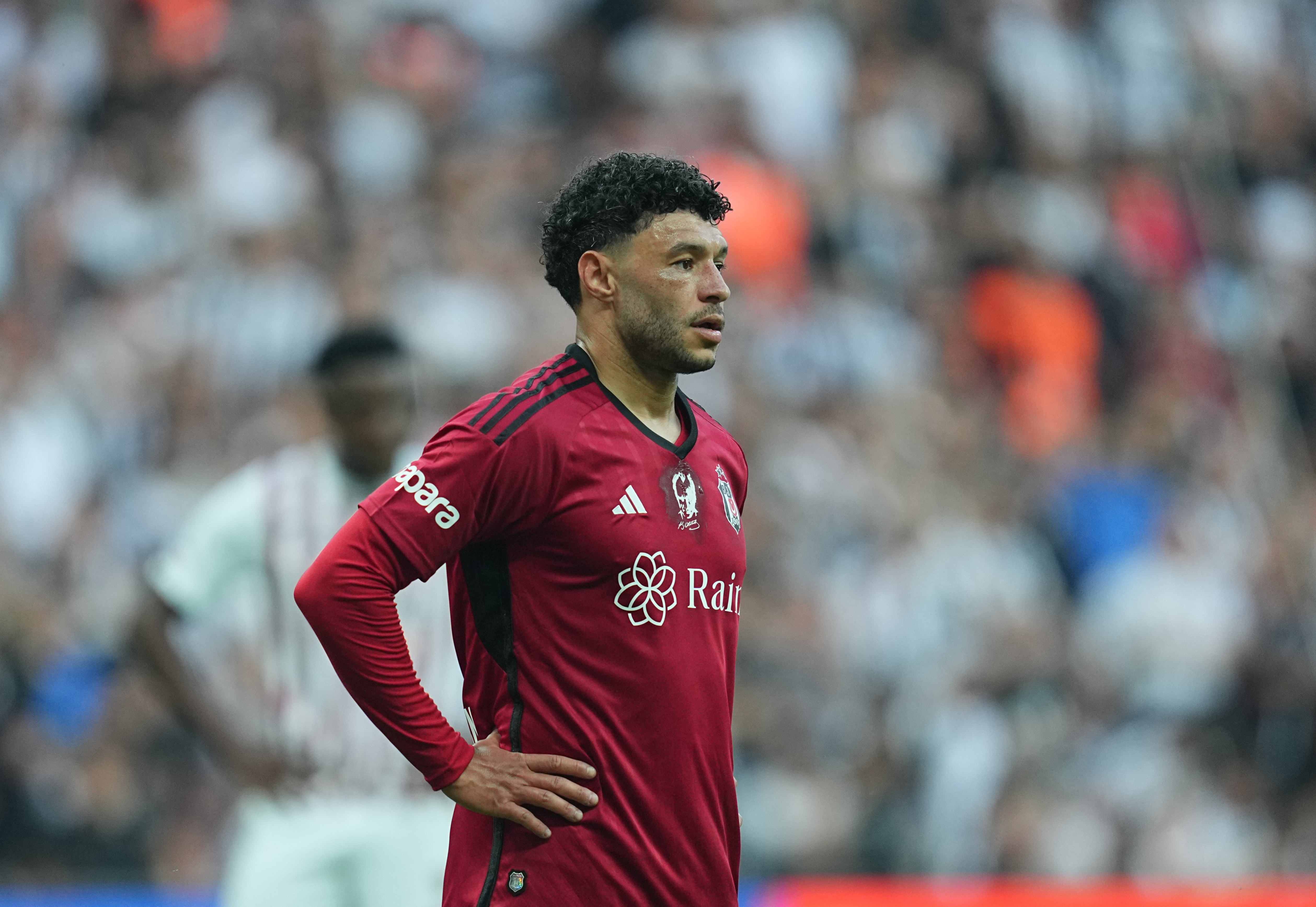 贝西克塔斯官方：和32岁张伯伦协商解约，将支付175万欧补偿金