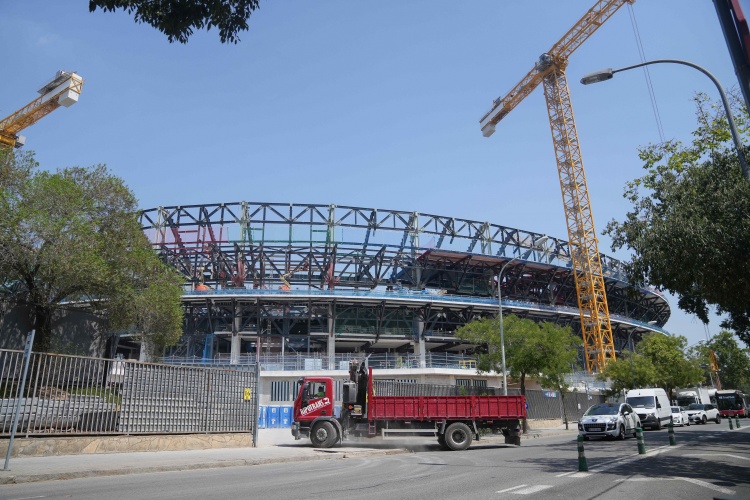 世体：巴萨欧冠首轮或将客场作战，为诺坎普争取更多准备时间