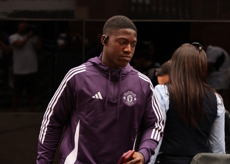 曼晚：曼联有信心在关窗前至少放走三人；不希望梅努出租离队