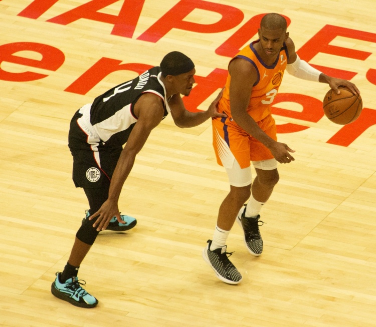 卢：隆多让我想起保罗 他每个回合都能让队友有好的出手机会