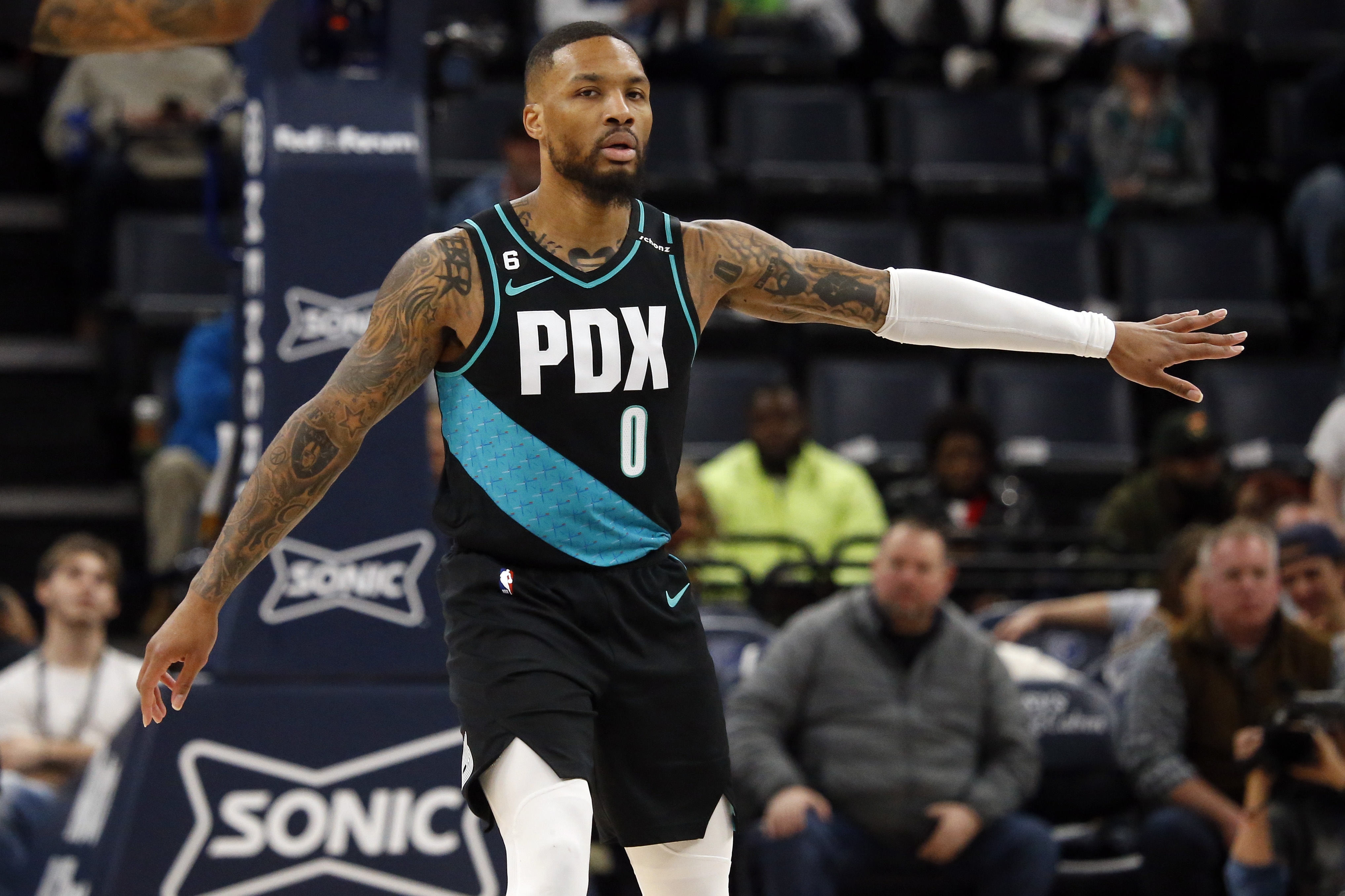 杰弗森：利拉德无全明星队友年年季后赛 他力压克莱&魔兽成75大