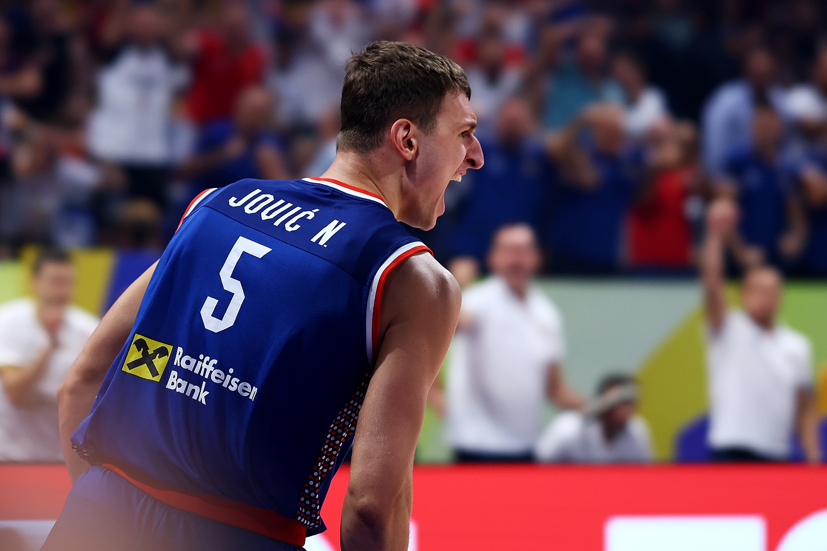 命中率百分百！约维奇6中6&三分2中2 得到18分6板1助1断