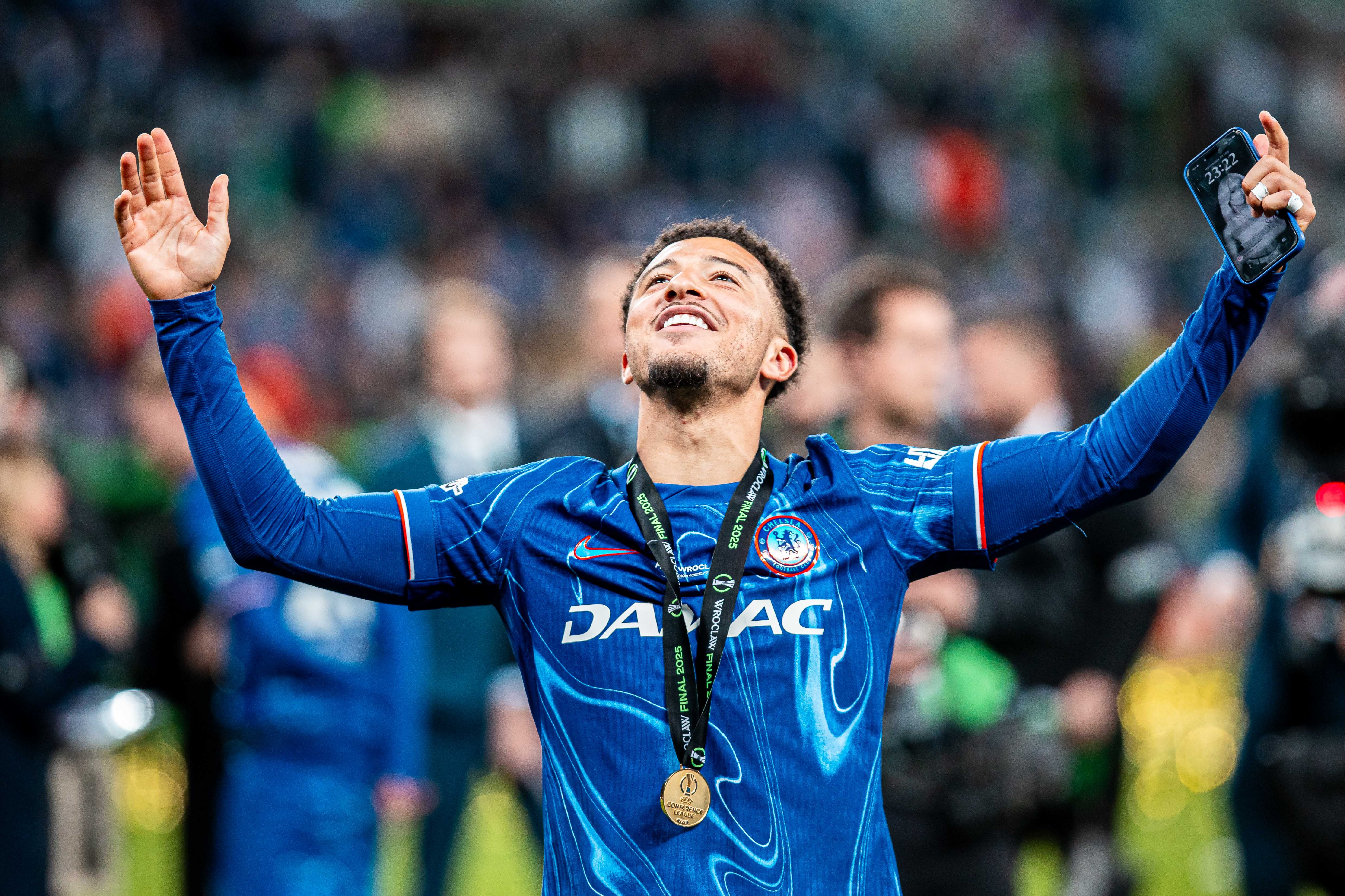 英媒：罗马未放弃桑乔，转会窗关闭前将再次提出更具吸引力报价