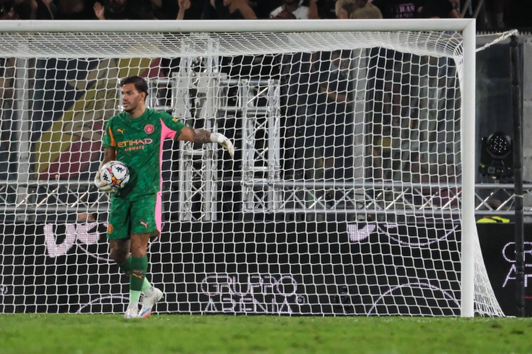 罗马诺：1200万欧报价不足以说服曼城放埃德森，但费内巴切在争取