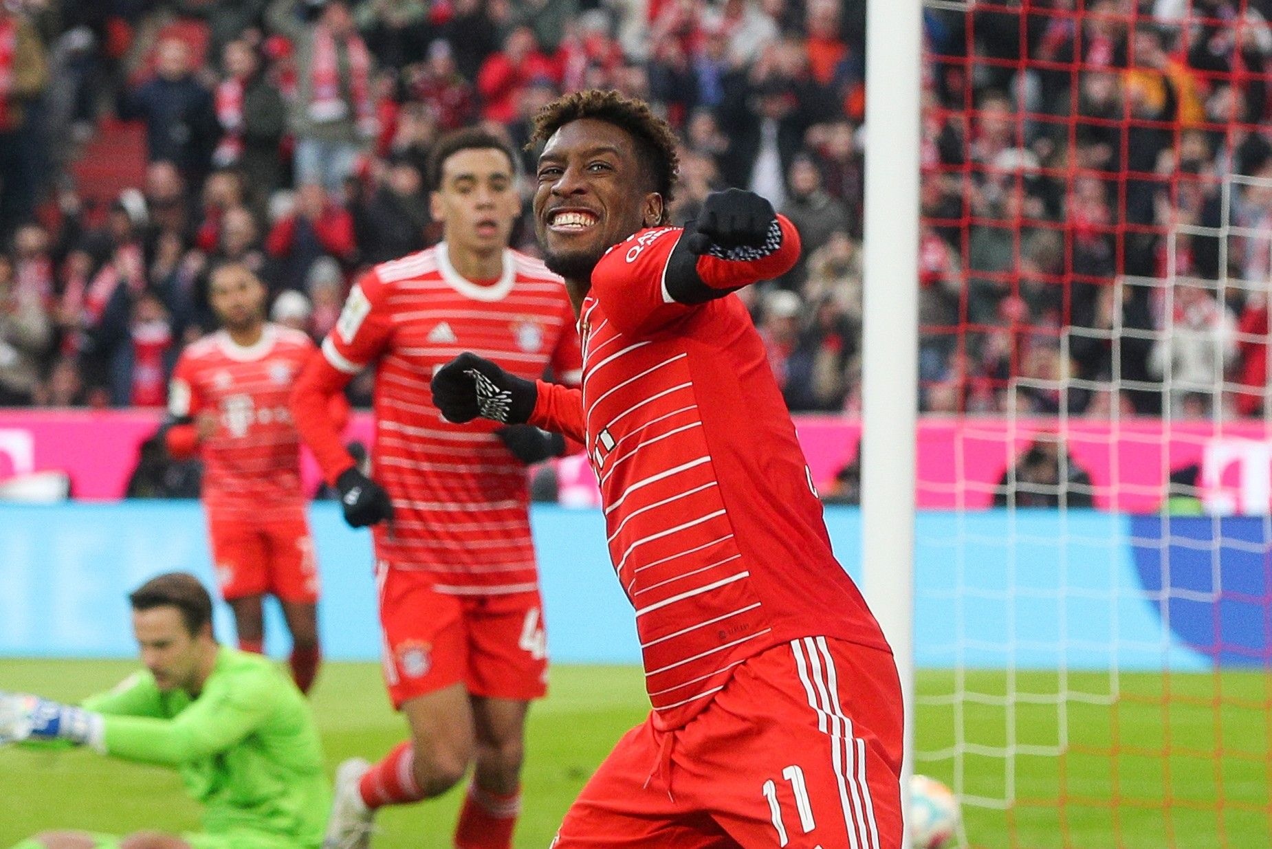 还带售后😂图片报：科曼成功说服拜仁首席理疗师比安奇加盟胜利