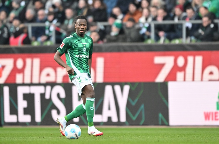 天空体育：雷克瑟姆即将租借签下曼城后卫卡博雷，球员正接受体检